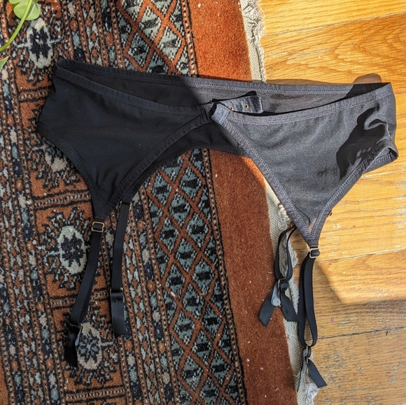 Parade Sheer Support Garter Belt | Silky Mesh (Eightball) - Picture 2 of 3